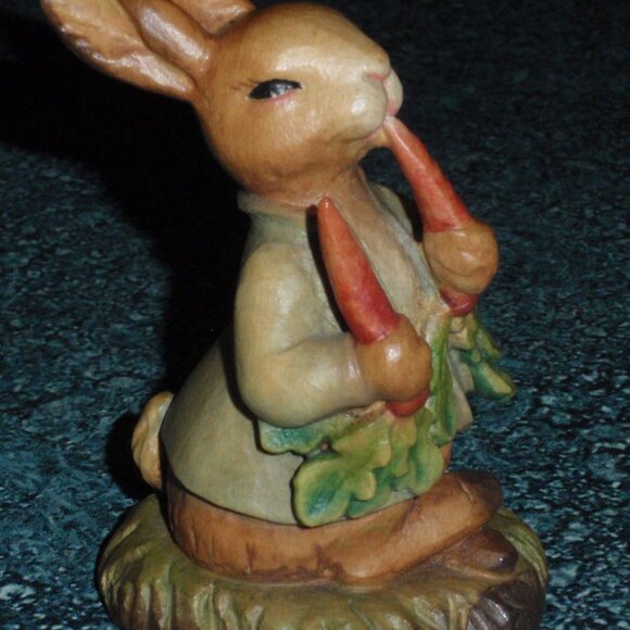 3" ANRI PETER RABBIT FIGURINE EATING 2 CARROTS VINTAGE F. WARNE COLLECTIBLE GIFT - Picture 3 of 9